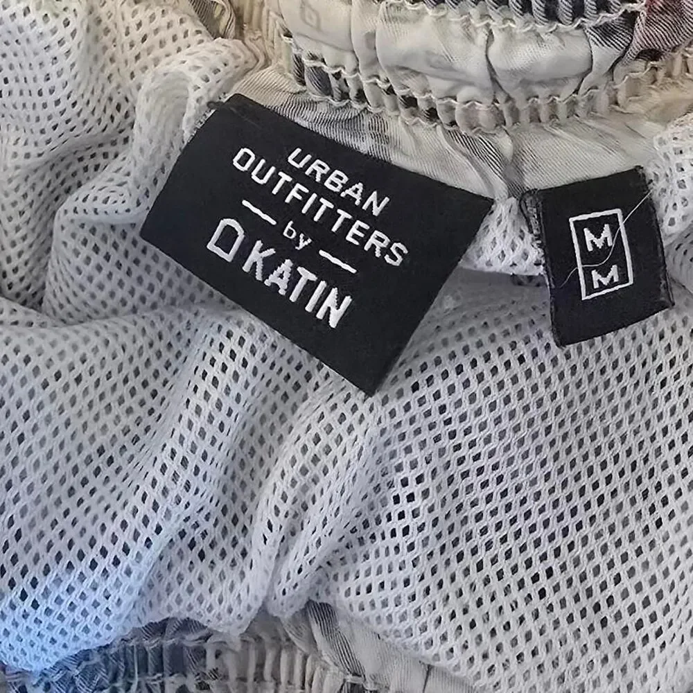 Urban Outfitters cool aop